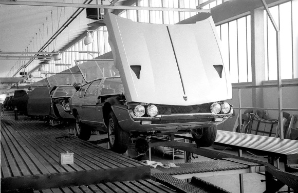 Lamborghini-Factory-1969-Espada
