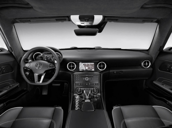 Mercedes_Benz_SLS_Gullwing_Interior