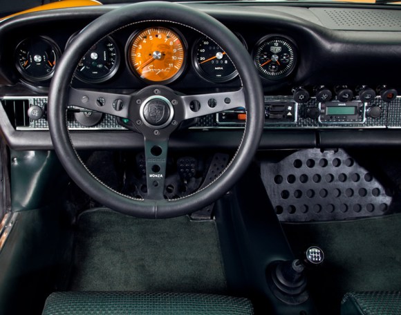 Singer_911_interior
